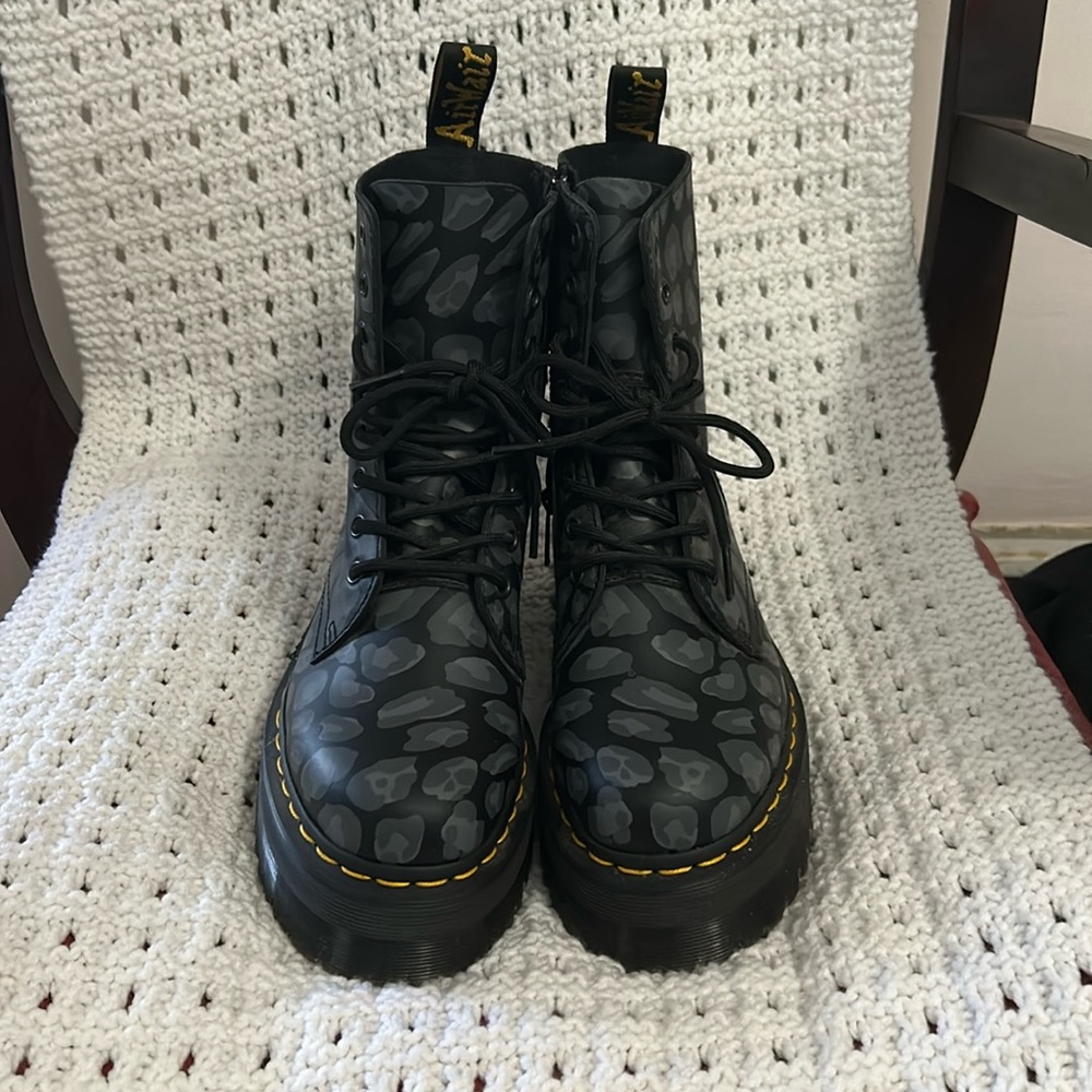 Platform doc martens